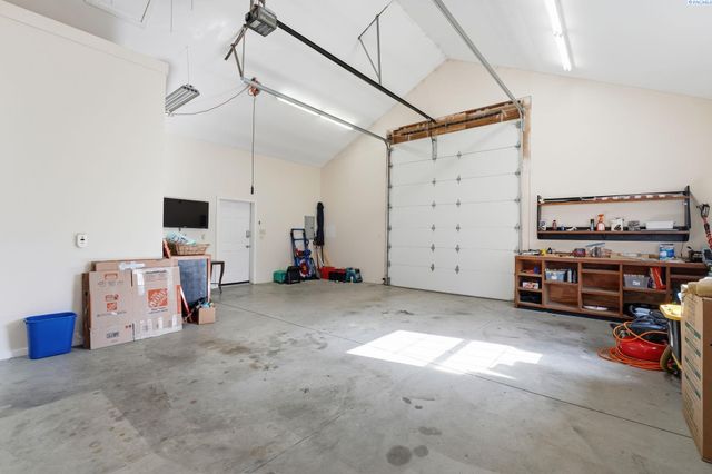 6004 Glenbrook Loop, West Richland, WA 99353