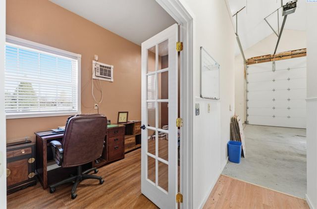 6004 Glenbrook Loop, West Richland, WA 99353