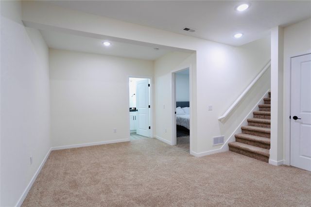 9144 Spring Crest Lane, West Des Moines, IA 50266