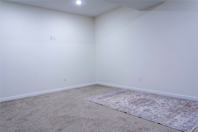 9144 Spring Crest Lane, West Des Moines, IA 50266