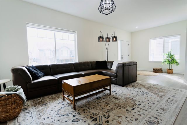 9144 Spring Crest Lane, West Des Moines, IA 50266