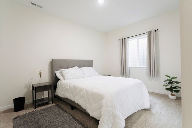 9144 Spring Crest Lane, West Des Moines, IA 50266