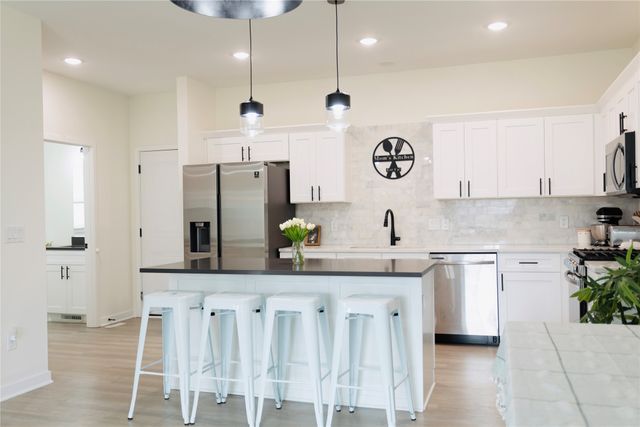 9144 Spring Crest Lane, West Des Moines, IA 50266