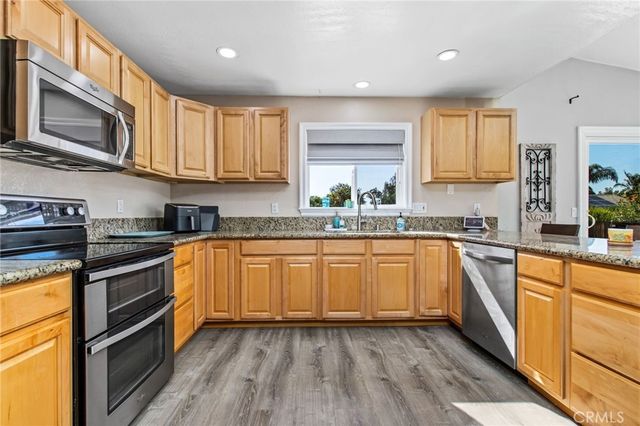 30265 Buck Tail Drive, Canyon Lake, CA 92587