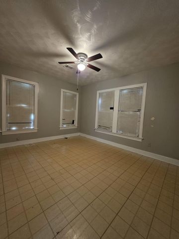 600 E Defee Avenue, Baytown, TX 77520