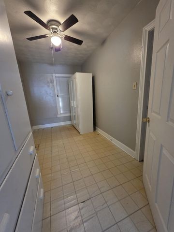 600 E Defee Avenue, Baytown, TX 77520