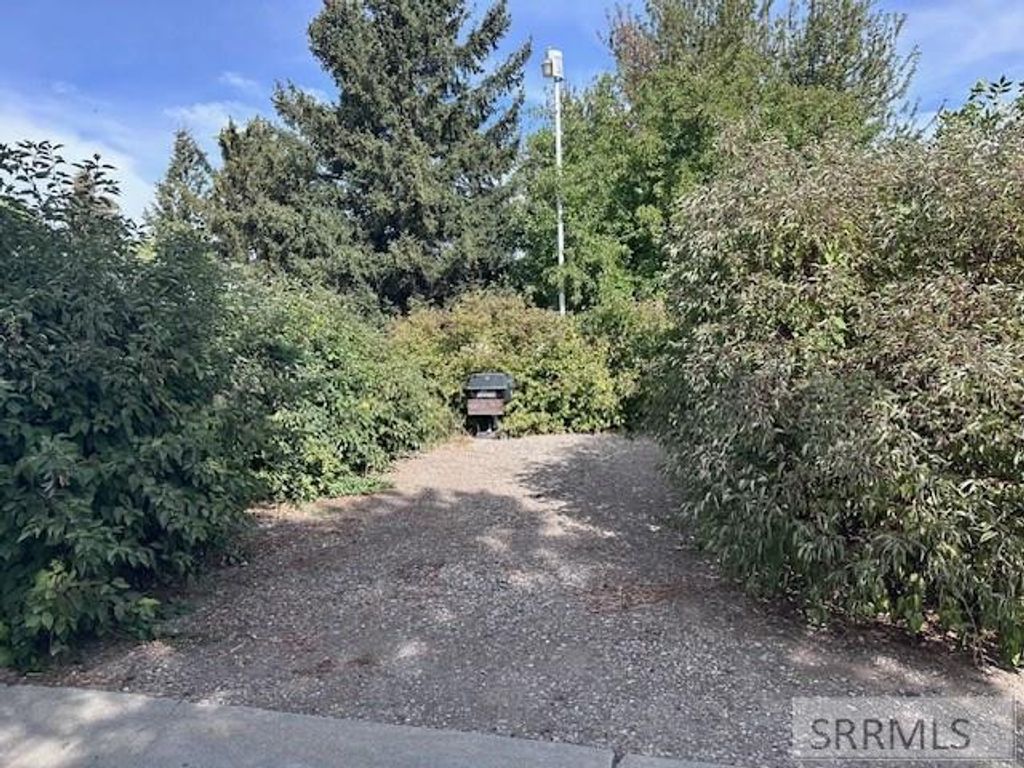 Image 32 of property listing at 370 S Amy Lane, Idaho Falls, ID 83401