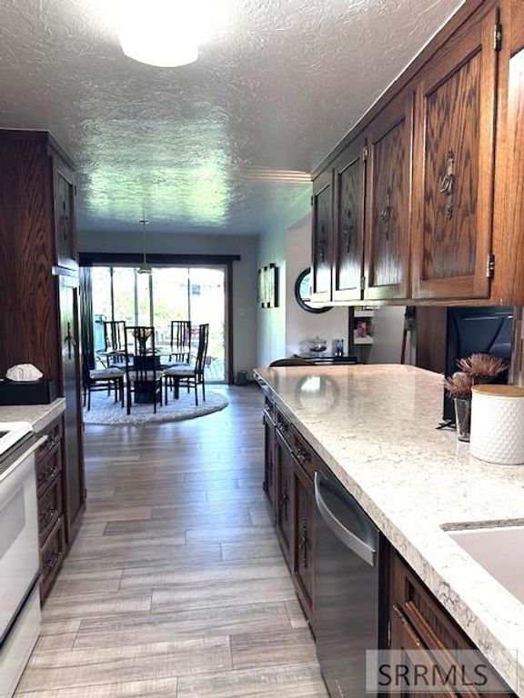 Image 4 of property listing at 370 S Amy Lane, Idaho Falls, ID 83401