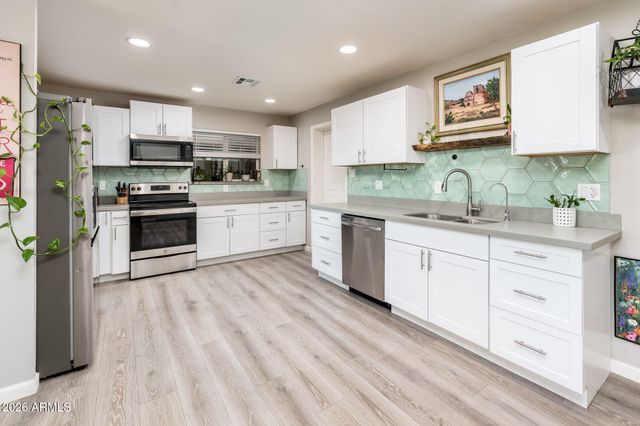 3006 E CYPRESS Street, Phoenix, AZ 85008