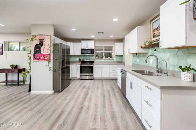 3006 E CYPRESS Street, Phoenix, AZ 85008