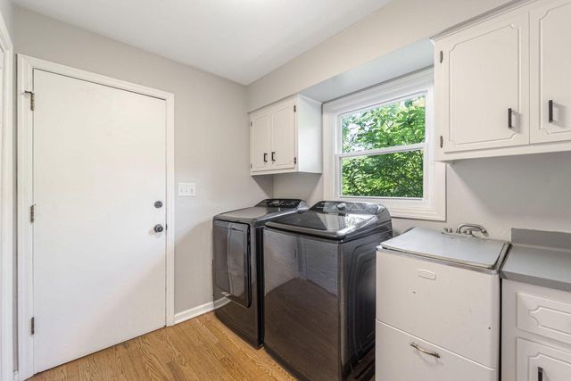 720 W Clovernook LANE, Glendale, WI 53217