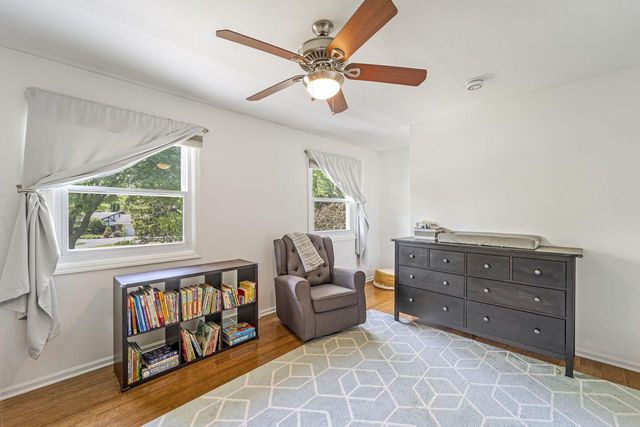 720 W Clovernook LANE, Glendale, WI 53217