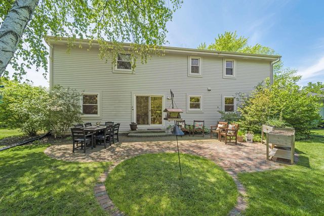 720 W Clovernook LANE, Glendale, WI 53217