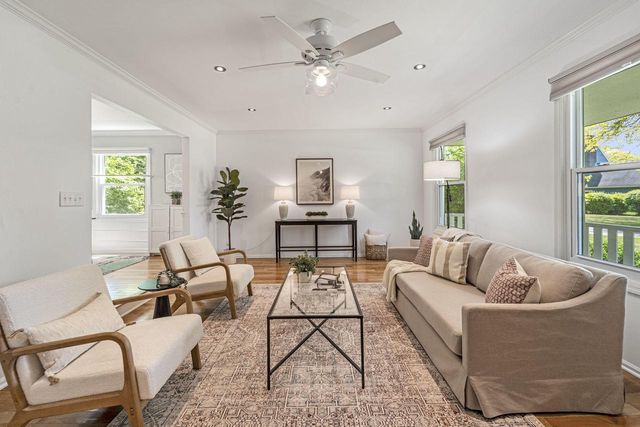 720 W Clovernook LANE, Glendale, WI 53217