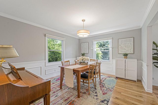 720 W Clovernook LANE, Glendale, WI 53217