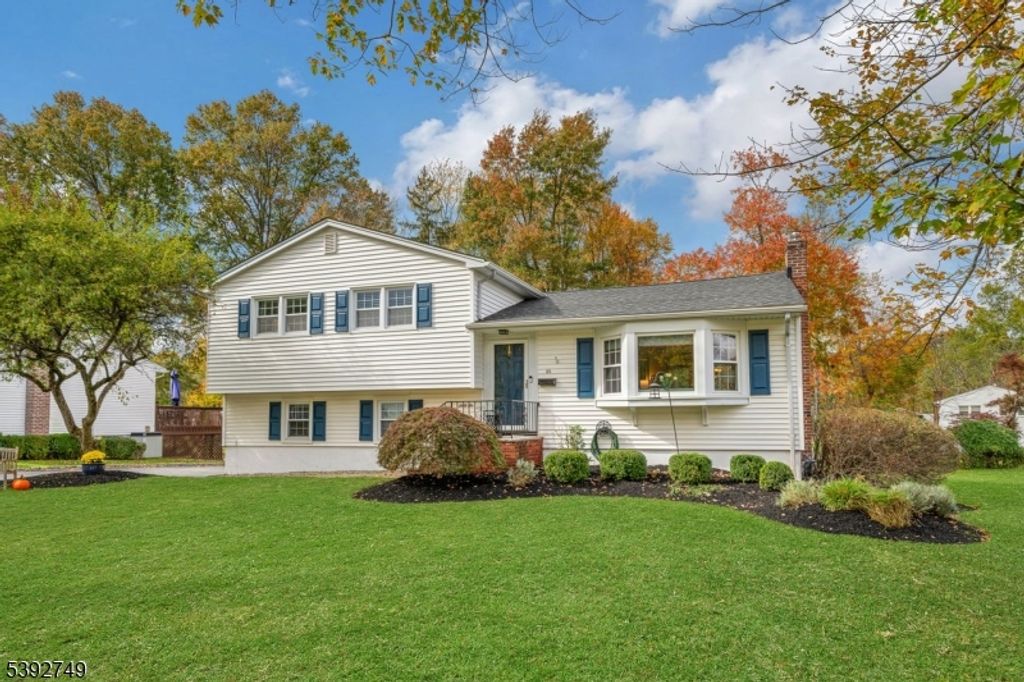 66 Evergreen Ave, New Providence Boro, NJ 07974