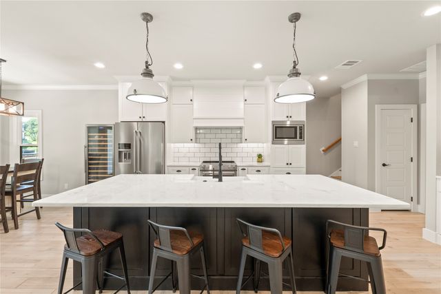 65 Hillcrest Drive, Tool, TX 75143