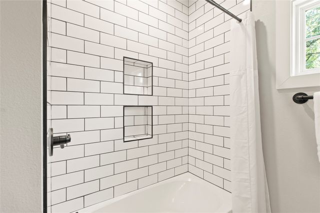 65 Hillcrest Drive, Tool, TX 75143