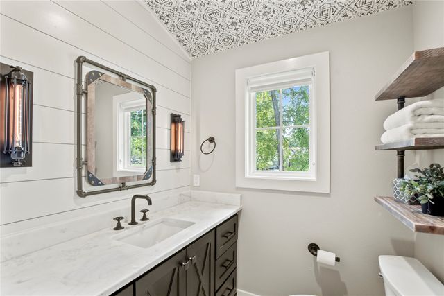 65 Hillcrest Drive, Tool, TX 75143