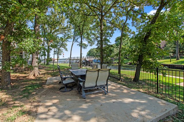 65 Hillcrest Drive, Tool, TX 75143