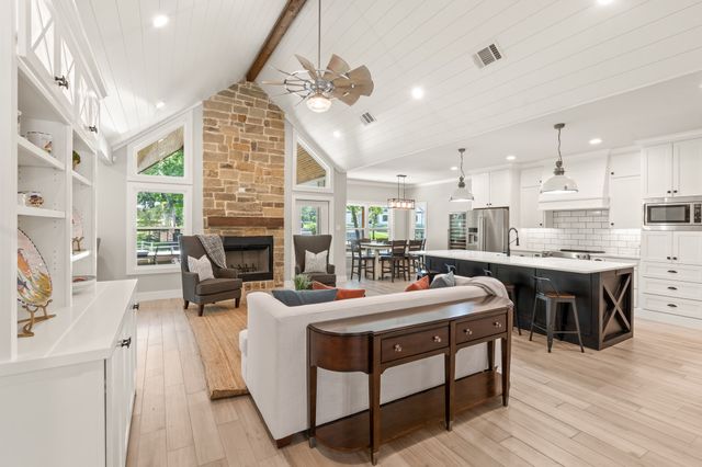 65 Hillcrest Drive, Tool, TX 75143