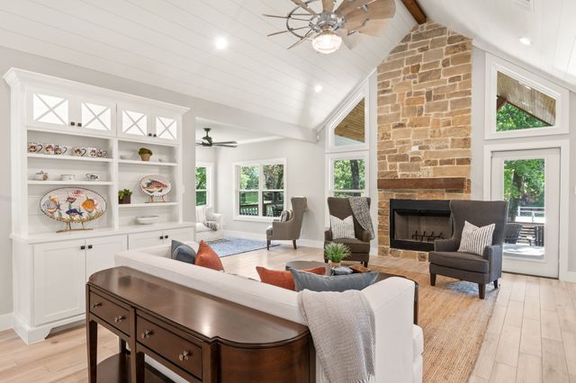 65 Hillcrest Drive, Tool, TX 75143