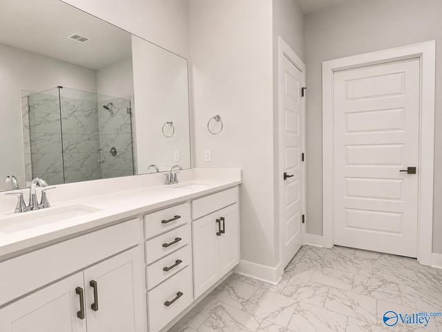 458 Raleigh Elm Drive, Huntsville, AL 35824