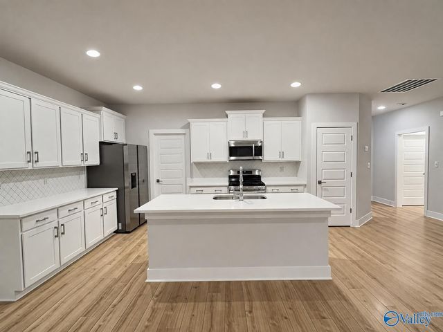458 Raleigh Elm Drive, Huntsville, AL 35824