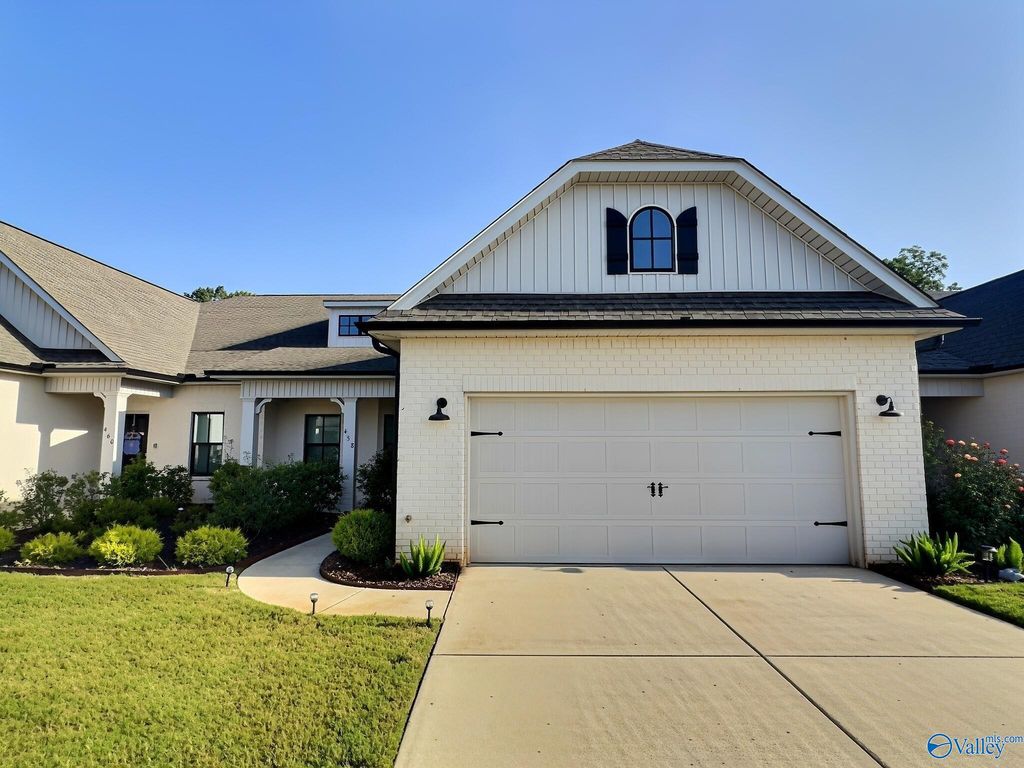 458 Raleigh Elm Drive, Huntsville, AL 35824