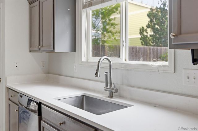 10598 Forester Place, Longmont, CO 80504