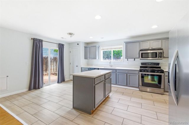 10598 Forester Place, Longmont, CO 80504