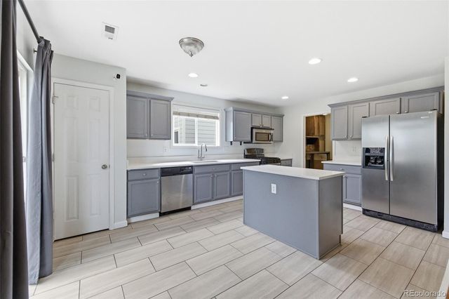 10598 Forester Place, Longmont, CO 80504