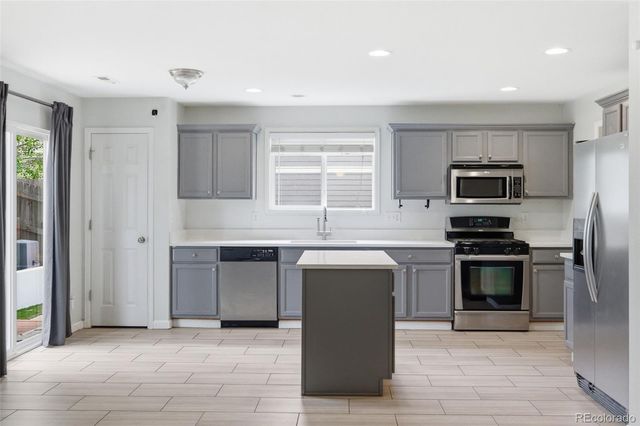 10598 Forester Place, Longmont, CO 80504