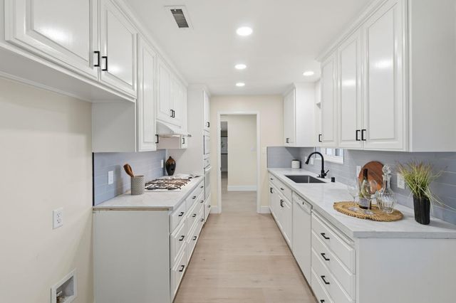 7317 Idle Wild Way, Sacramento, CA 95831