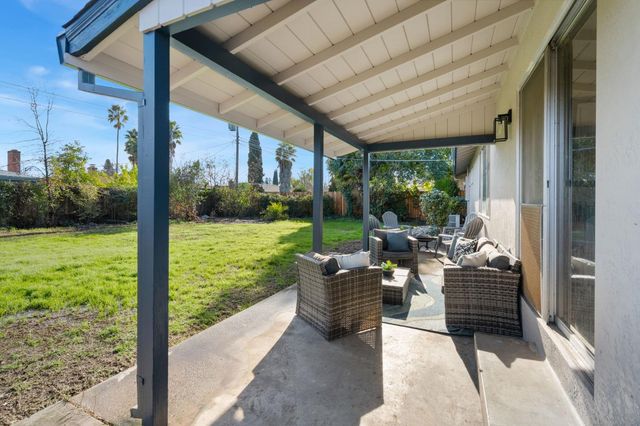 7317 Idle Wild Way, Sacramento, CA 95831