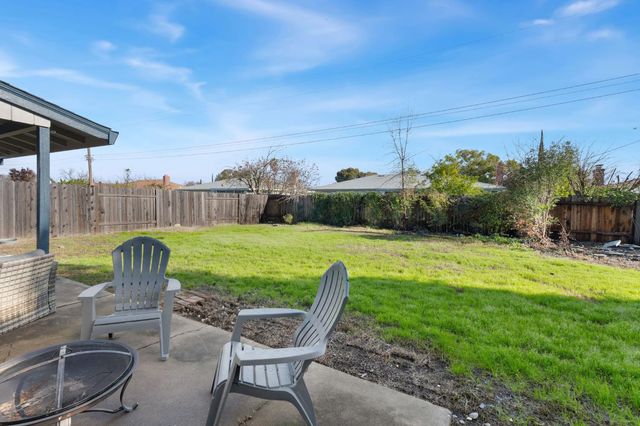 7317 Idle Wild Way, Sacramento, CA 95831