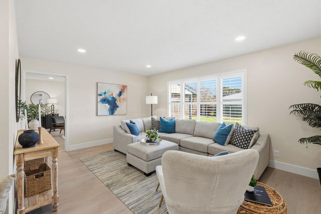 7317 Idle Wild Way, Sacramento, CA 95831