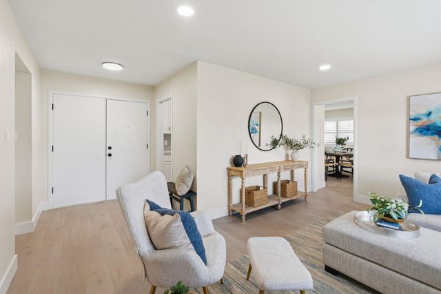 7317 Idle Wild Way, Sacramento, CA 95831