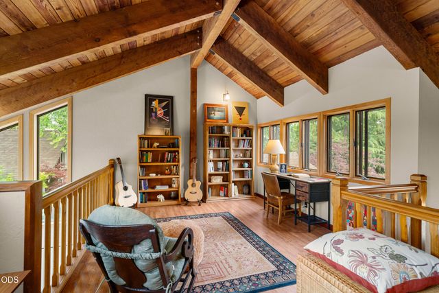 2502 Dellwood, Medford, OR 97504
