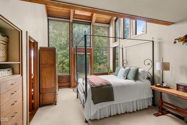 2502 Dellwood, Medford, OR 97504