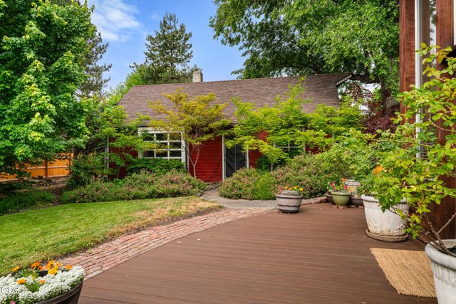 2502 Dellwood, Medford, OR 97504