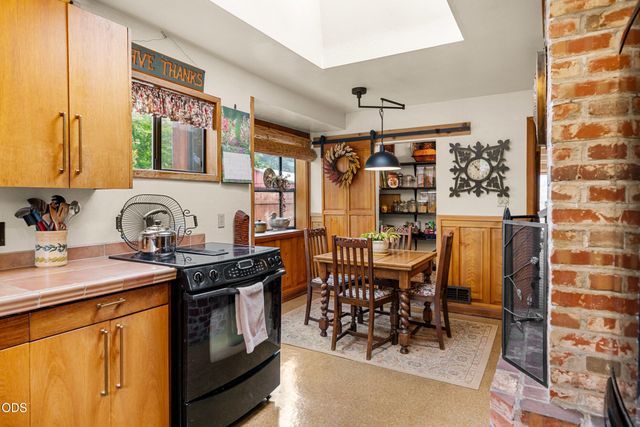 2502 Dellwood, Medford, OR 97504