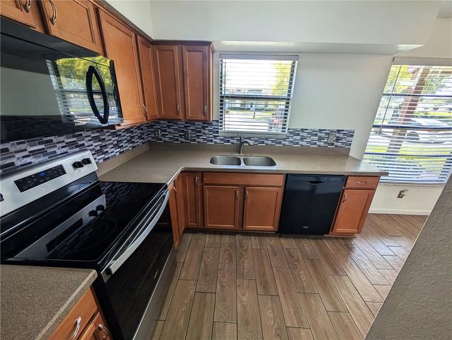 3441 OAK TRAIL COURT, Tampa, FL 33614