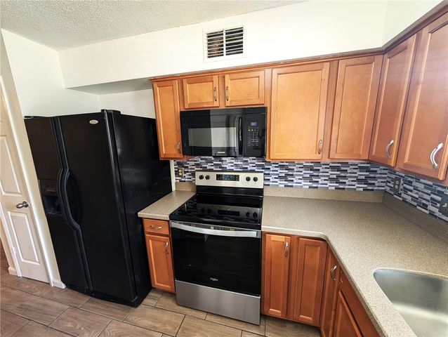 3441 OAK TRAIL COURT, Tampa, FL 33614