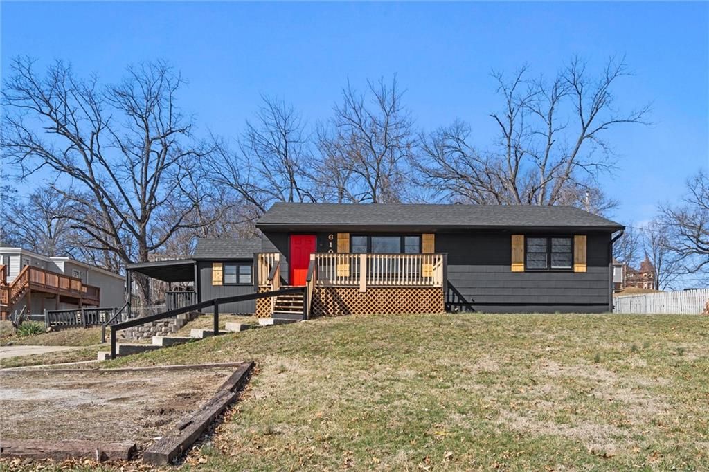 610 S 10 Street, Leavenworth, KS 66048 — exterior