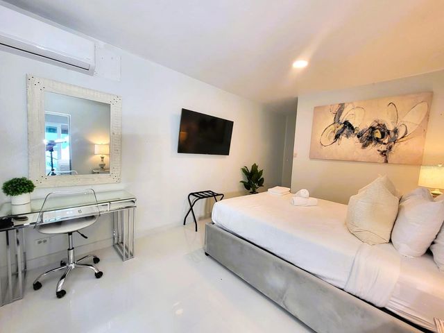 27 MAR MEDITERRANEO, Carolina, PR 00979