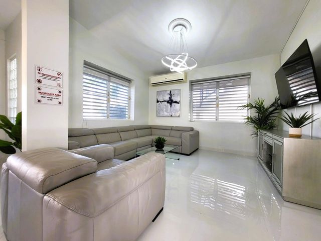 27 MAR MEDITERRANEO, Carolina, PR 00979