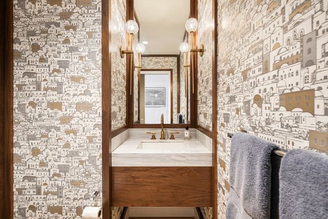 1 Dalton 4005, Boston, MA 02116