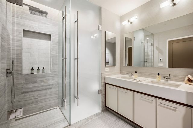 1 Dalton 4005, Boston, MA 02116