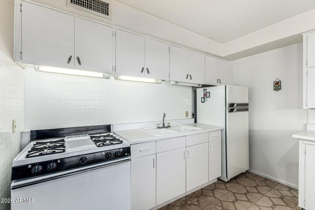 700 N VICTORY Drive, Apache Junction, AZ 85120